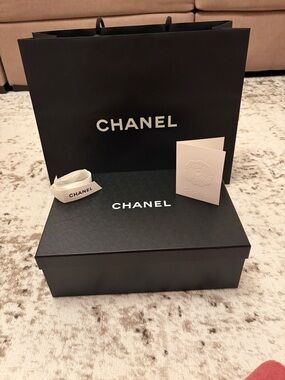 CHANEL Black and White Packaging Set